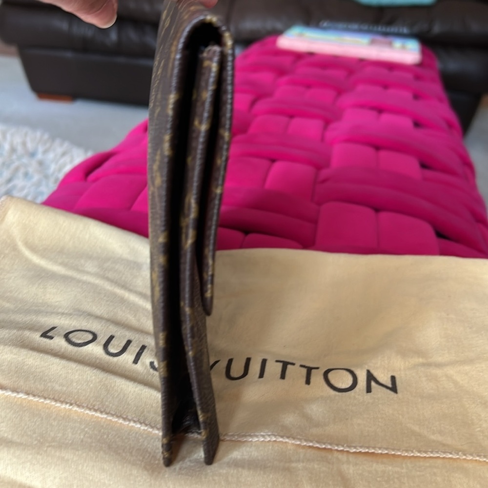 Louis Vuitton Rabat 23 Clutch-EUC - Picture 8 of 14